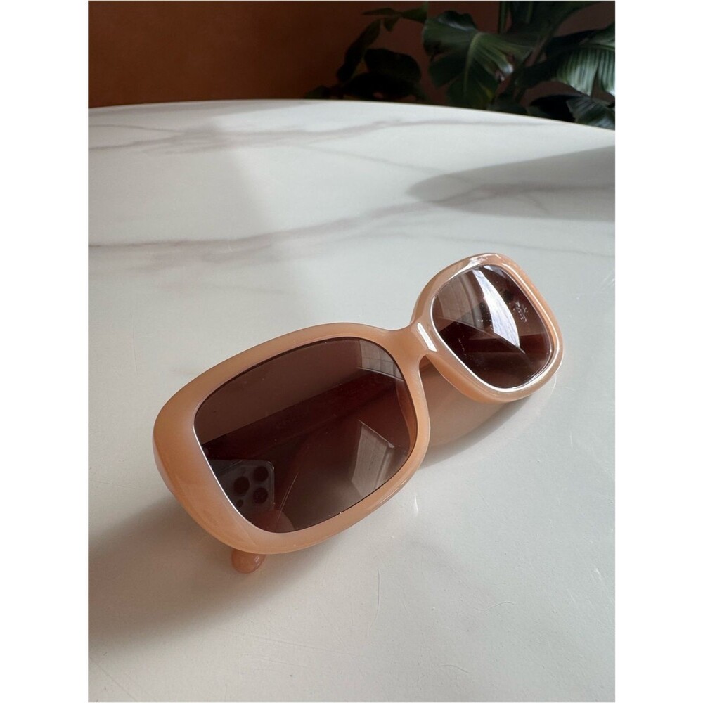 Coach HC8299 L1142 Milky Beige Oversized Sunglasses 56-17-140